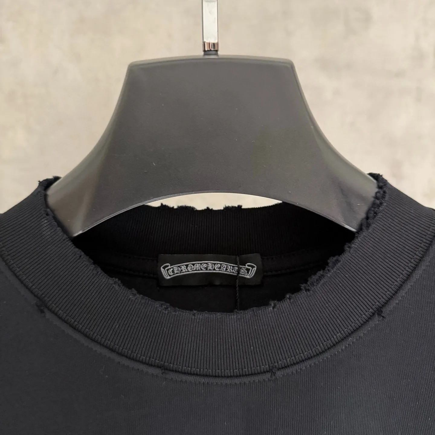 🅿️330 [Strict quality control] CH Croixin's new long-sleeved sweatshirt T-shirt. Heavy 340g double yarn fabric. Four flower positions on the front, back and left. Wash the whole garment twice. The four sides are frayed and torn. Heavy fabric. The neckline is made of icy Salona. Loose fit. Deep, wide and stylish. No deformation or shrinkage. 3 colors: black, white and gray. Size: M-2xl